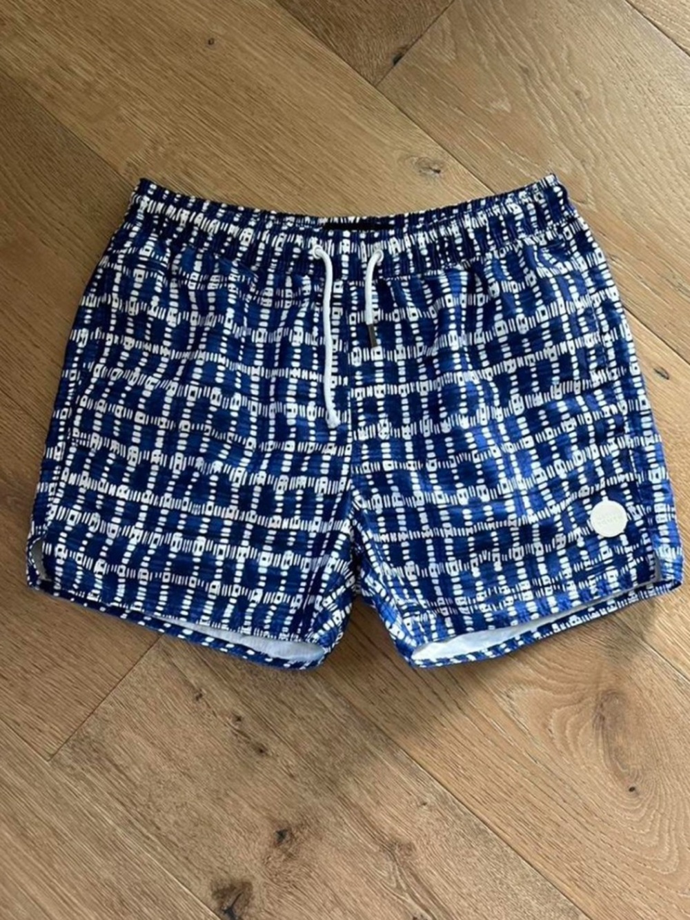 NATIVE YOUTH | Men's Medium | Blue & White Patterned Swim Trunks
